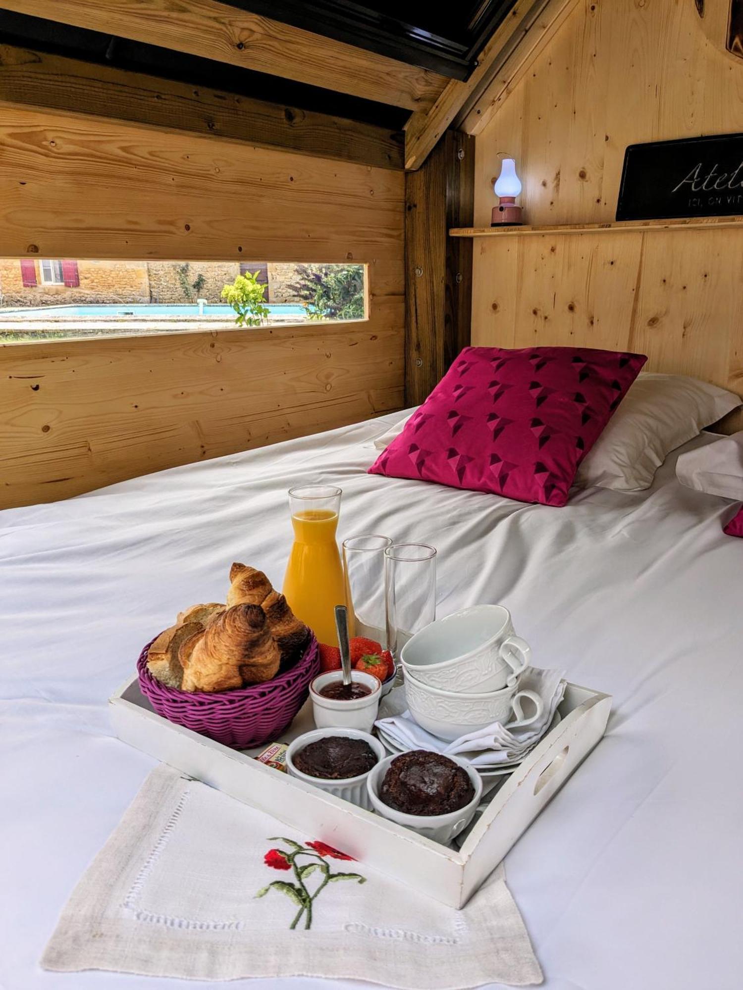 La Borie Du Chevrier Hotell Sainte-Croix-de-Beaumont Eksteriør bilde